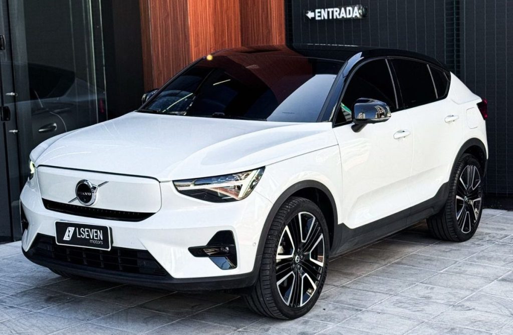 Volvo C40 Recharge P8 AWD