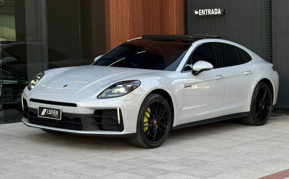 PORSCHE PANAMERA 4 E-HYBRID
